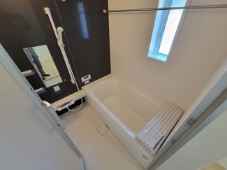 【浴室】 | 南アルプス市在家塚 新築全2棟 1号棟 カースペース並列3台 | 1坪サイズバスルーム　浴室換気乾燥機付き