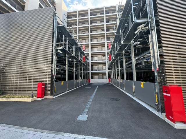 姫路市元塩町の賃貸マンションの駐車場