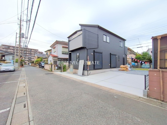 草加市花栗3丁目 新築分譲住宅の前面道路含む現地写真