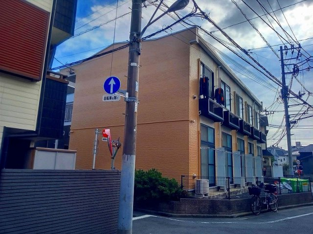 レオパレスフローラの外観