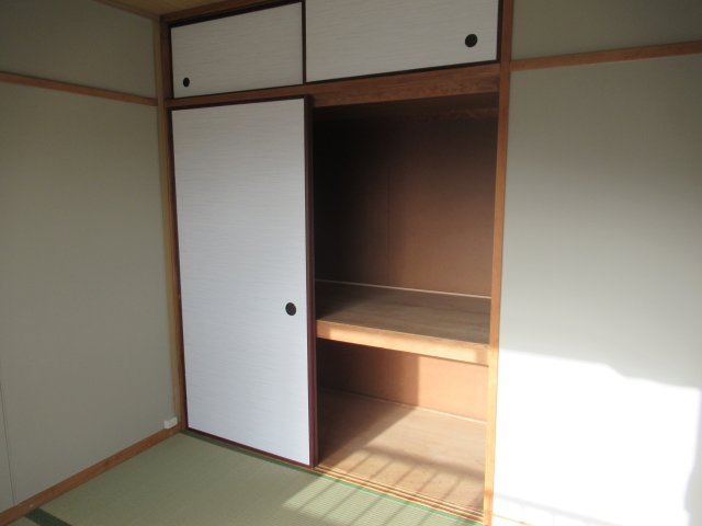 兵庫県公社　伊丹鴻池　４B号棟の収納|十分な収納スペースがあります