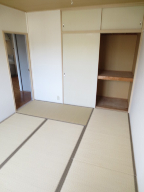 ウィンディアコリーヌA棟の和室