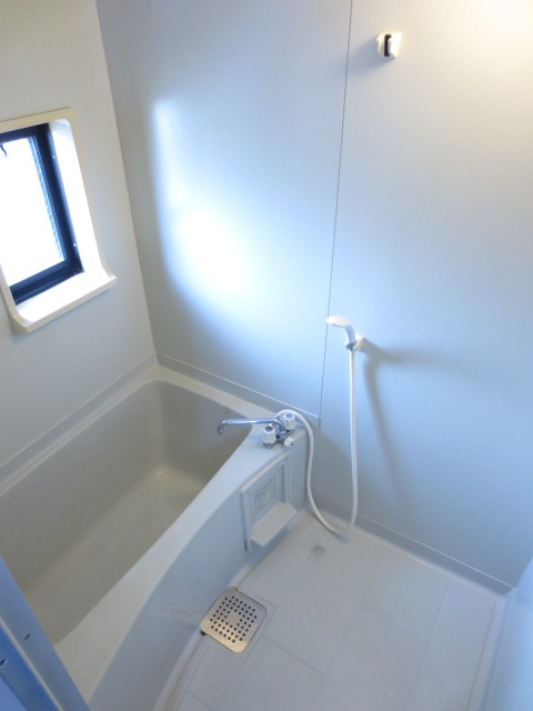 ウィンディアコリーヌA棟の浴室