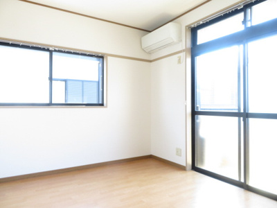 【洋室】 | カーサ・イマイ | 2階南洋室