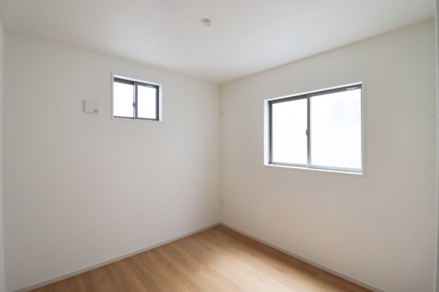 日野西大道町　１号地の洋室
