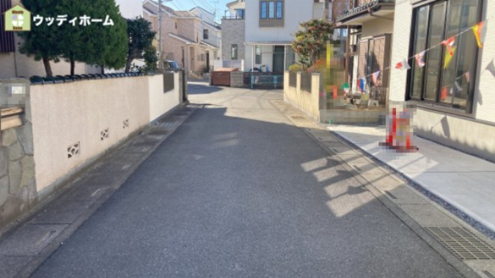 春日部市藤塚5期　新築一戸建ての前面道路含む現地写真