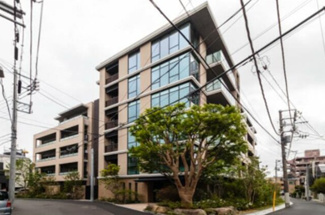 【外観】 | 鉄筋コンクリート造のがっちりとした建物。