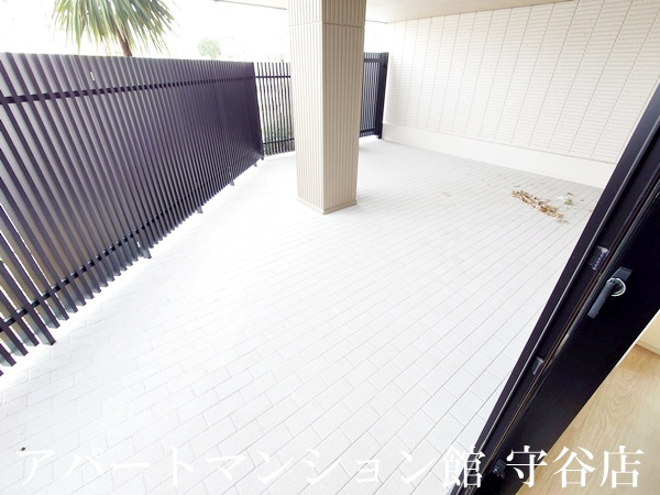 プライム フォレスト 百合ヶ丘の庭