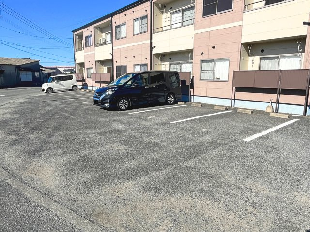 ルーチェの駐車場