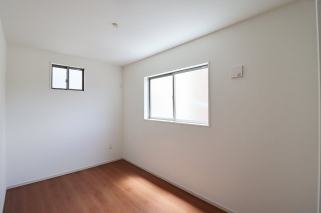 日野西大道町　２号地の洋室