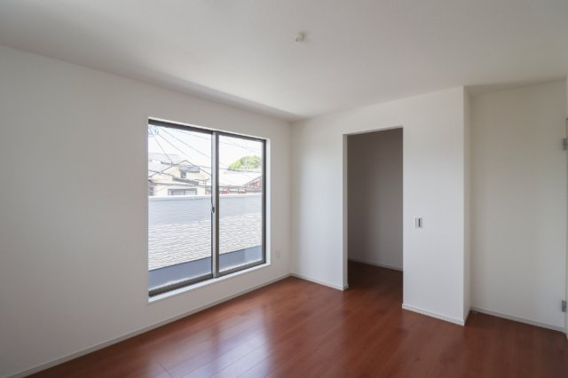 日野西大道町　２号地の洋室