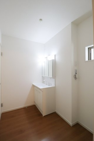 日野西大道町　２号地の洗面所