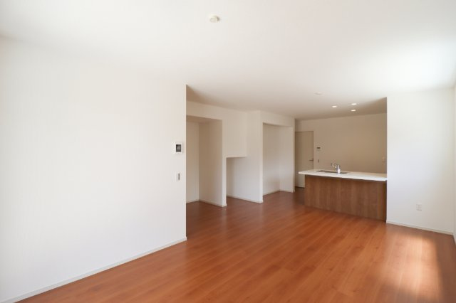 日野西大道町　２号地の居間・リビング