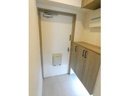 ファミール広島A棟の玄関