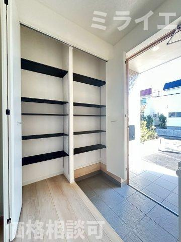 【新築戸建】札幌市西区西野11条9丁目2棟の玄関