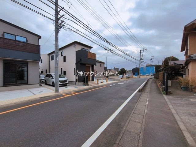 入間市下藤沢2丁目・全10棟　新築一戸建　8号棟の前面道路含む現地写真