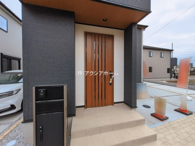 入間市下藤沢2丁目・全10棟　新築一戸建　8号棟の玄関|現地写真（2025年10月24日撮影）