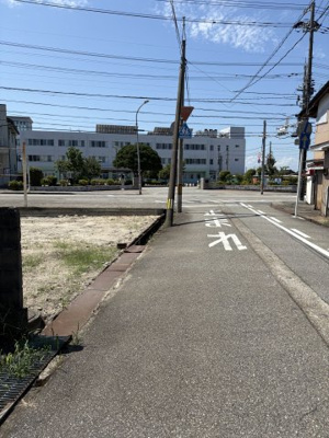 【前面道路含む現地写真】 | 本江字黍野1430-15、1450-9売地