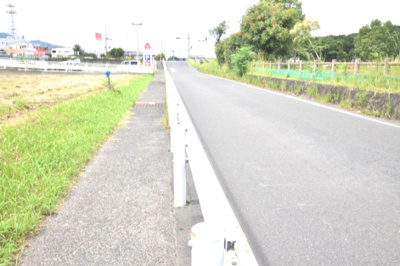 【前面道路含む現地写真】 | 鹿屋市札元2丁目　売地（全2筆） | 東側