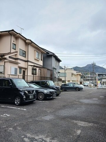 エムフローレンス三番館の駐車場|駐車場に車を止められます