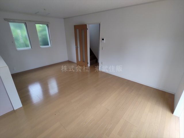 【居間・リビング】 | 毛呂山町目白台 | 開放感があり日当たり良好です