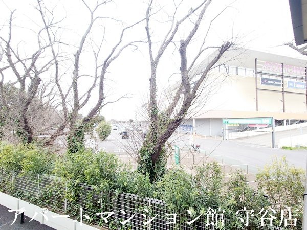 プライム フォレスト 百合ヶ丘のエントランス