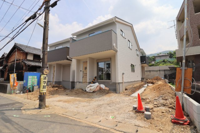 日野西大道町　３号地の外観|只今建築中！まもなく完成予定！緑に囲まれた閑静な住宅街で、のんびりとした生活を♪