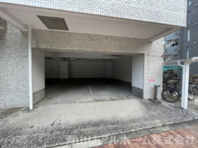 【駐車場】 | シャトー青山第３ | 画面右側が募集中の駐車場になります。