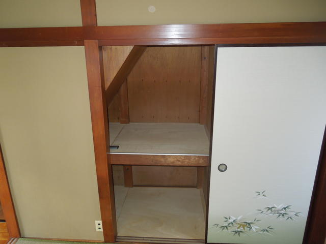 一之江戸建の収納