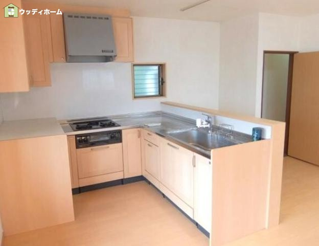 川口市里　中古一戸建てのキッチン