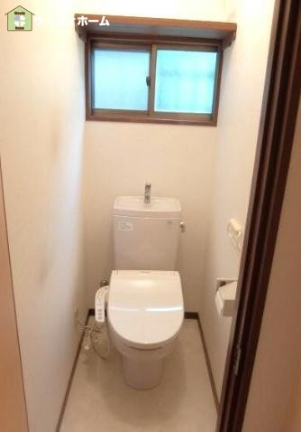 川口市里　中古一戸建てのトイレ