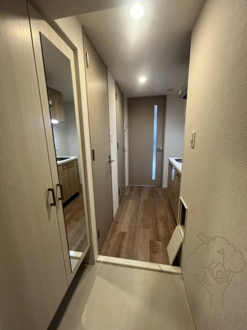エスリード新大阪ザ・プレミアEASTの玄関