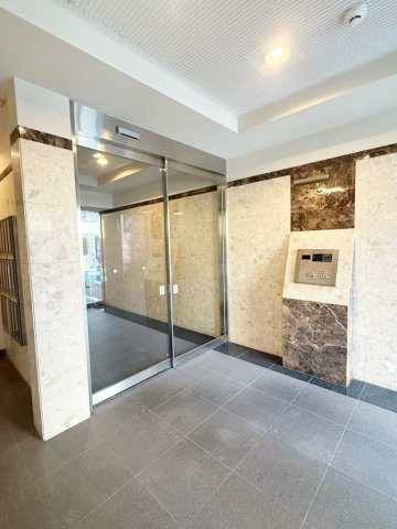 クレアシオン板橋本町のエントランス