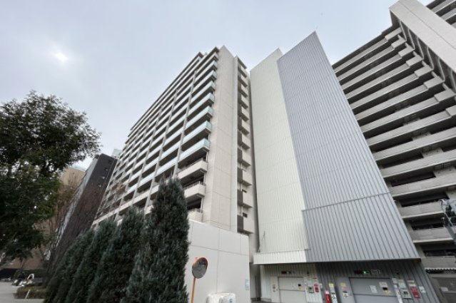 ザ・レジデンス東三国の外観|◆15階建て2階部分、ペット飼育が可能なマンションです♪総戸数304戸のビッグコミュニティ♪
