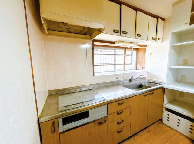 北波多田中売家