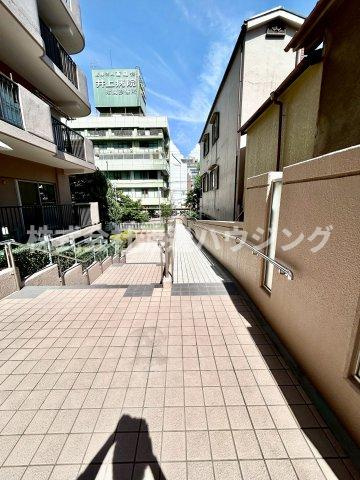 江坂・江の木公園スカイハイツのエントランス