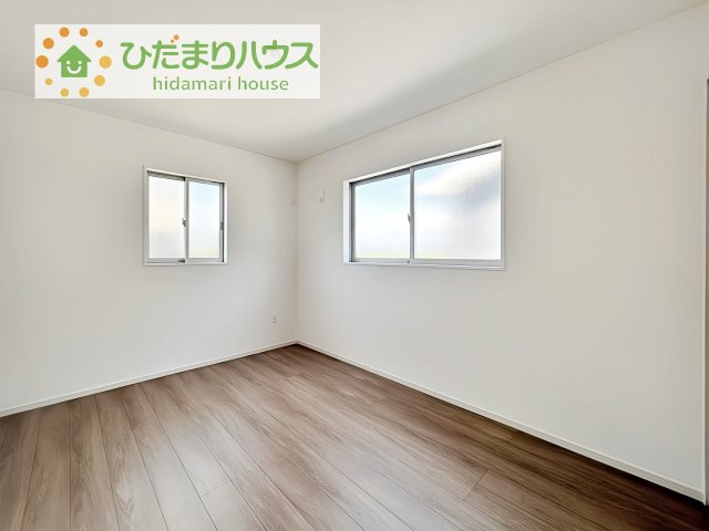 【洋室】 | つくば市今鹿島　新築戸建　2号棟 | お掃除しやすく、清潔感を保てるのでダニも発生しにくいフローリング♪