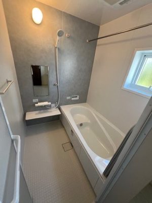 【浴室】 | 三本柳２2地割 | 浴室乾燥機付きのお風呂です◎お急ぎの洗濯や梅雨時期もカラッと乾く☆床の渇きも早いので清潔です◎