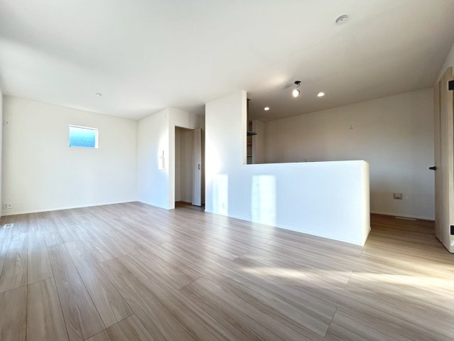 リナージュ　一宮市大毛第1期　全1区画分譲の前面道路含む現地写真|「現地（2025年10月24日）撮影」　
■前面道路　
■ヤマダ不動産　株式会社リライフ