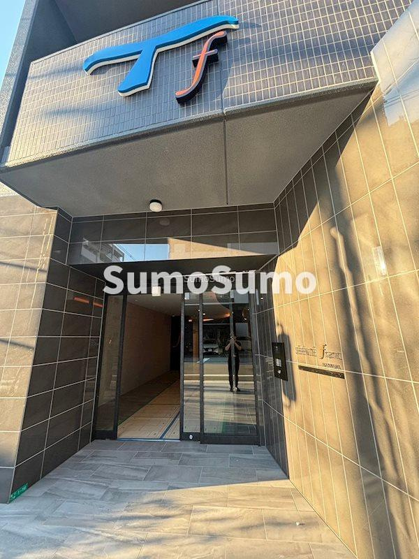 セレニテフラン難波のエントランス