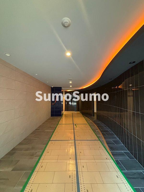 セレニテフラン難波のロビー