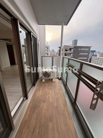 セレニテフラン難波のバルコニー