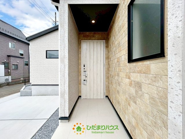 蓮田市江ヶ崎　新築一戸建ての玄関