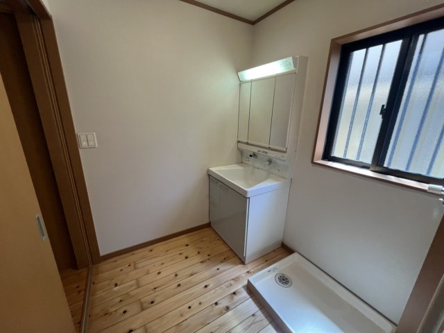 古城町1864中古住宅の玄関