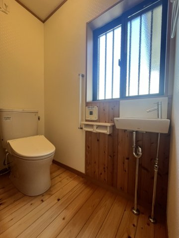 古城町1864中古住宅のトイレ