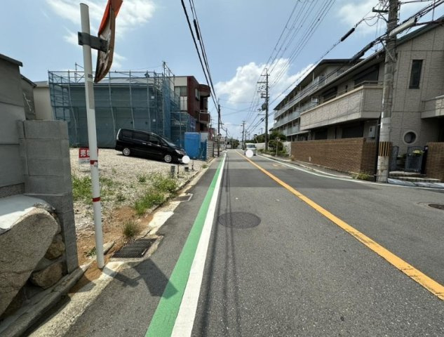 堺市東区大美野　売土地の前面道路含む現地写真