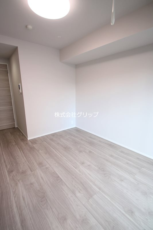 Le'a横濱阪東橋参番館の洋室