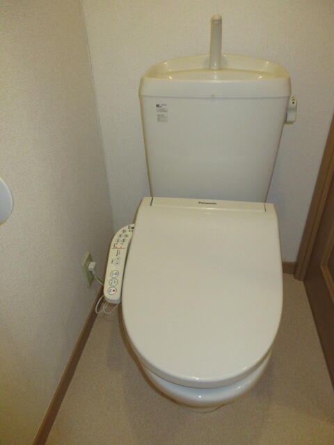 青木ビルのトイレ|同タイプ別号室