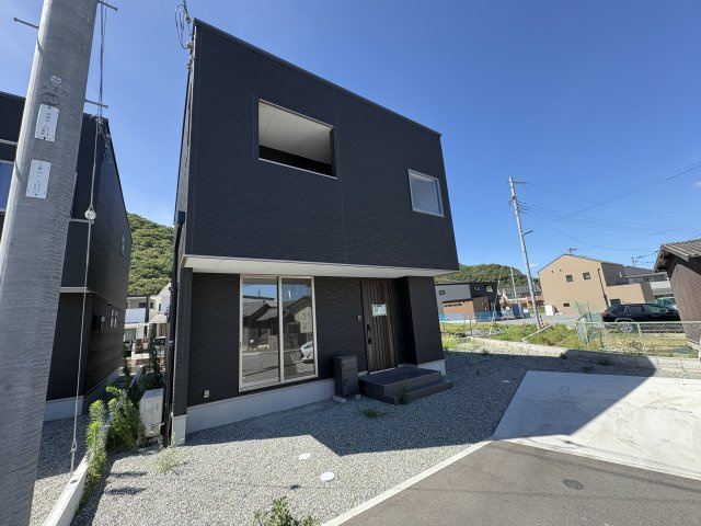 姫路市広畑区西蒲田新築戸建の駐車場