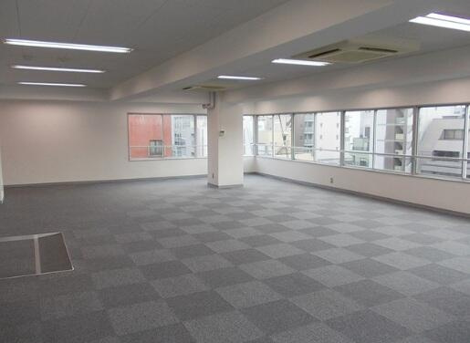 第５東ビルの洋室